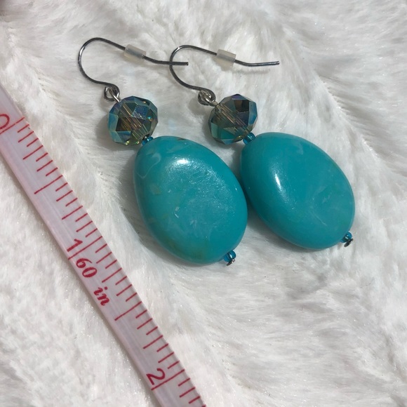 Teal colored drop classic earrings - Picture 4 of 4
